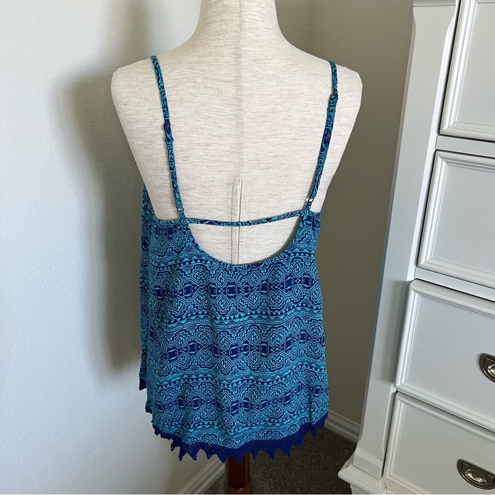 Patterned Lace Trim Tank - Picture 6 of 8